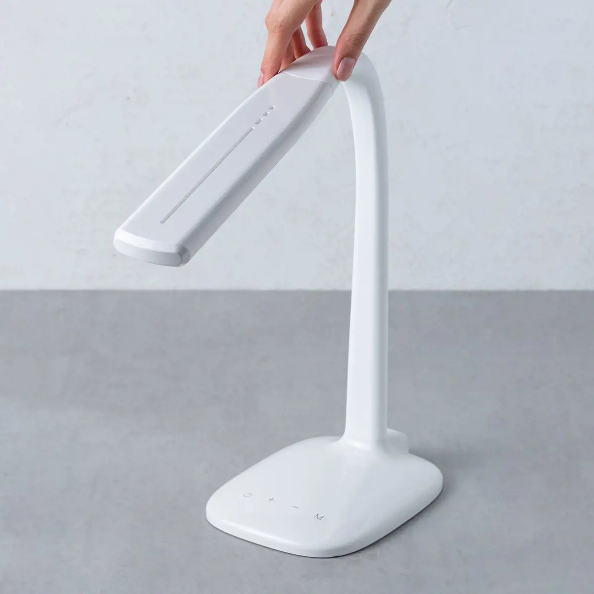 Ширээний гэрэл цэнэглэгчтэй