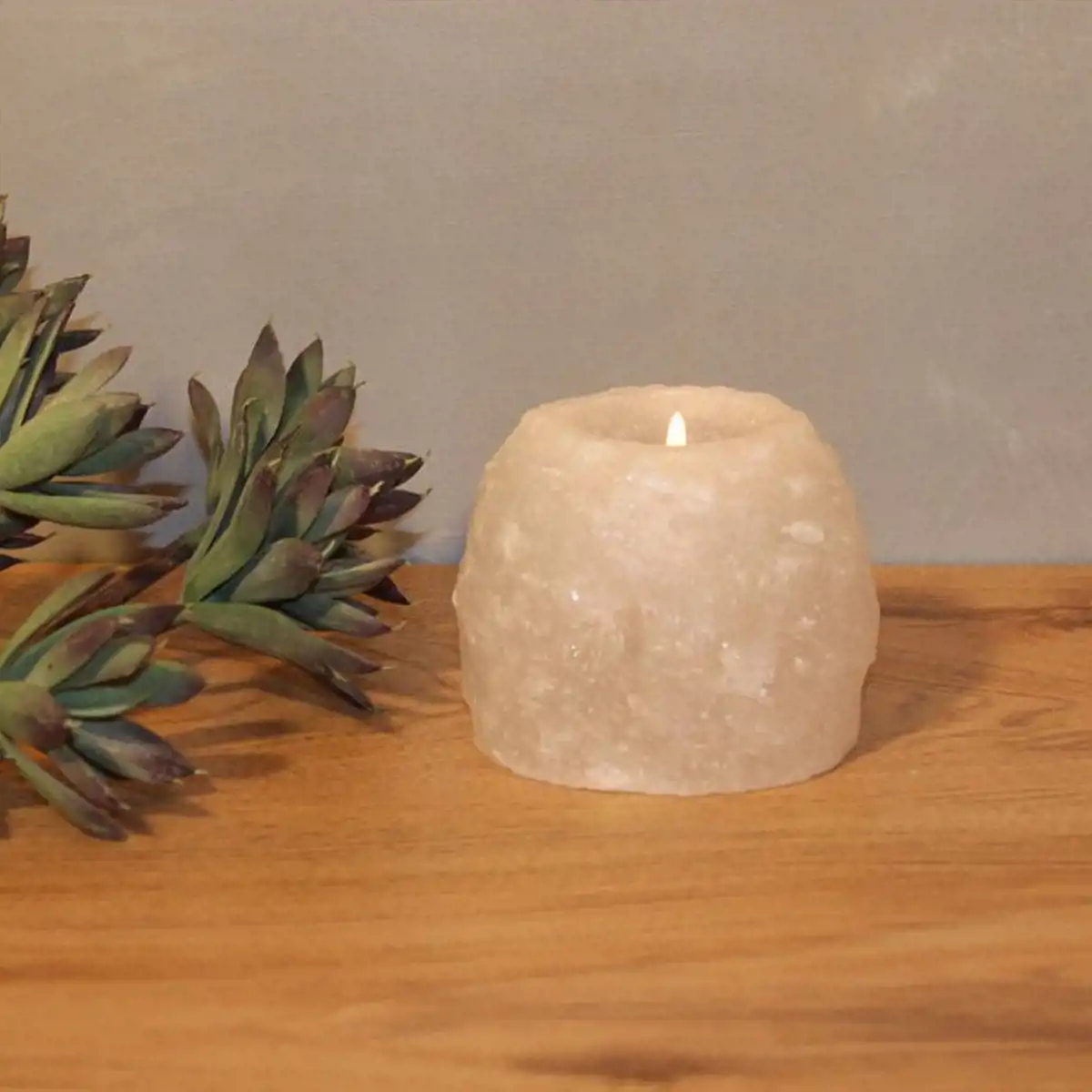 Лааны суурь давсан чулуу цагаан